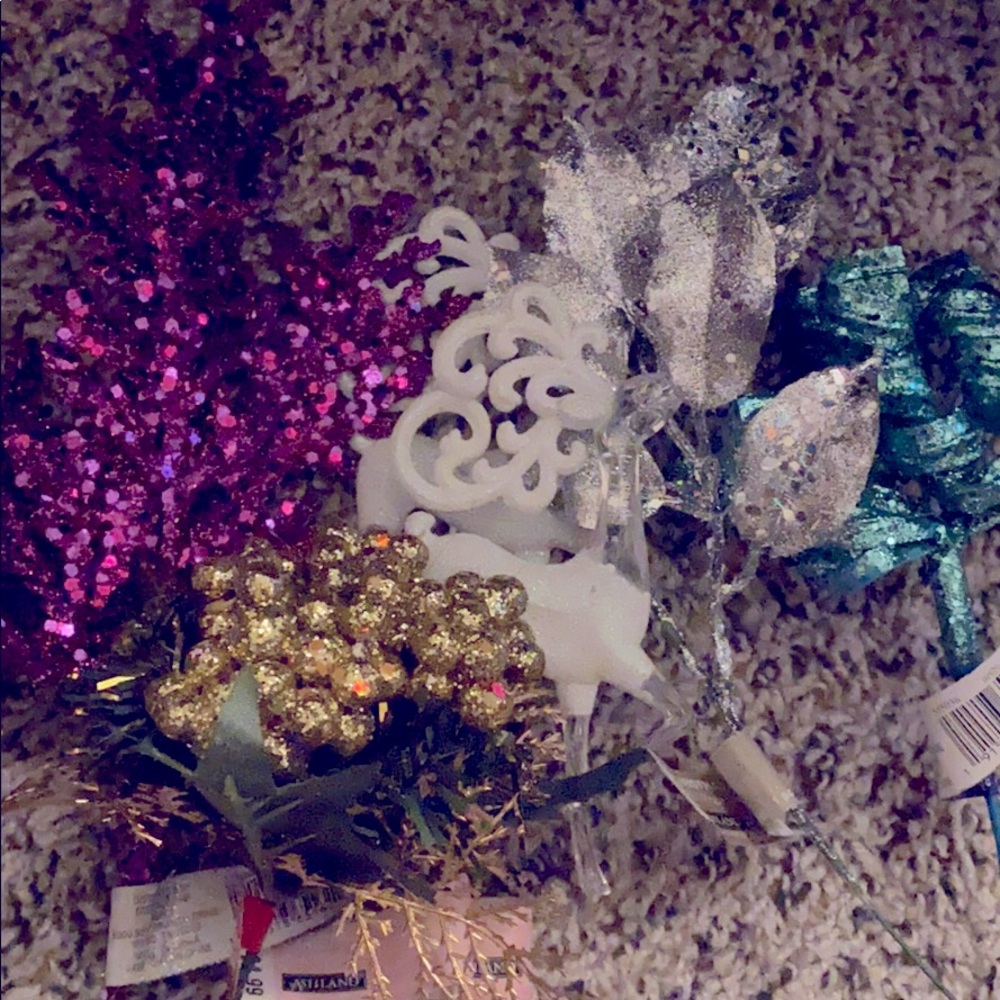 Random bag of floral  items.